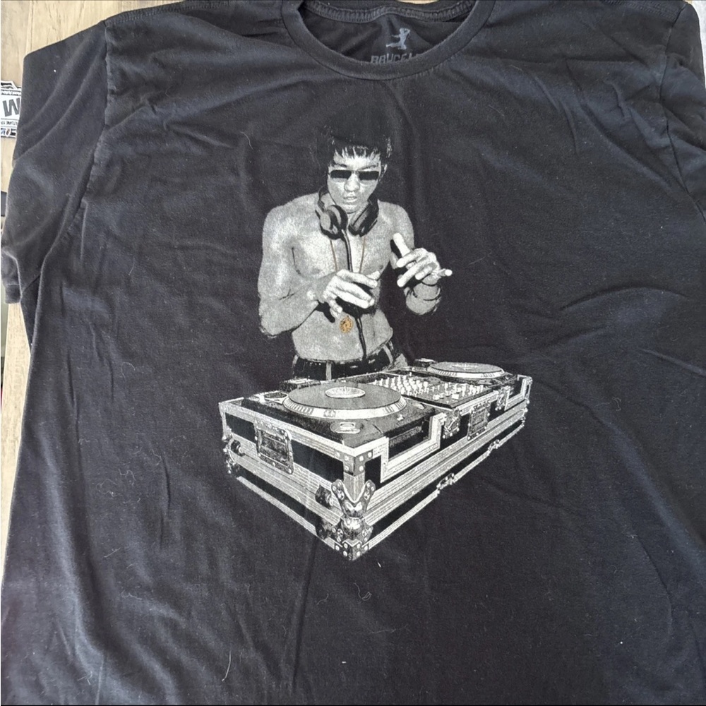 BRUCE LEE DJ TSHIRT RELEASE COLLECTION RARE BUY BRUCE LEE BRAND TWO XL